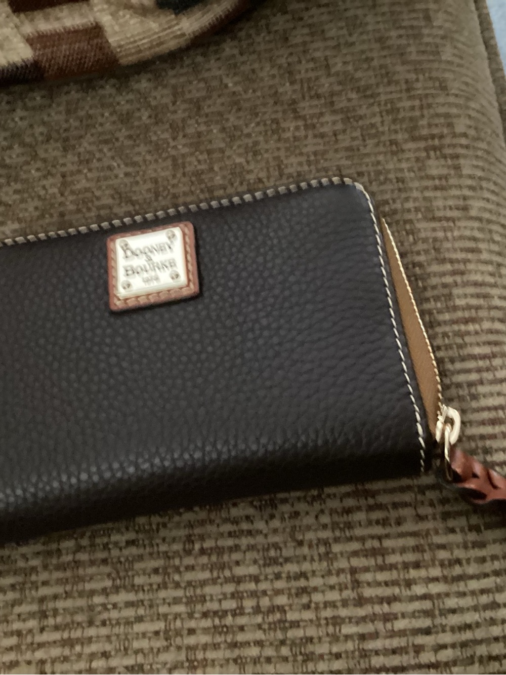 Dooney & Bourke Pebbled Leather Wallet in Dark Brown with Metal Logo - Picture 3 of 6